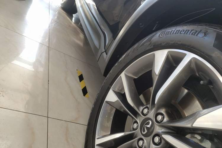 Used Infiniti QX60 2022 2.0T Four-Wheel Drive Excellence Edition Right Side Sill