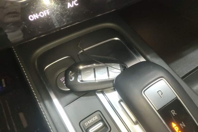 Used Infiniti QX60 2022 2.0T Four-Wheel Drive Excellence Edition Vehicle Key