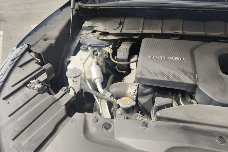 Used Infiniti QX60 2022 2.0T Four-Wheel Drive Luxury Edition Engine Bay Right