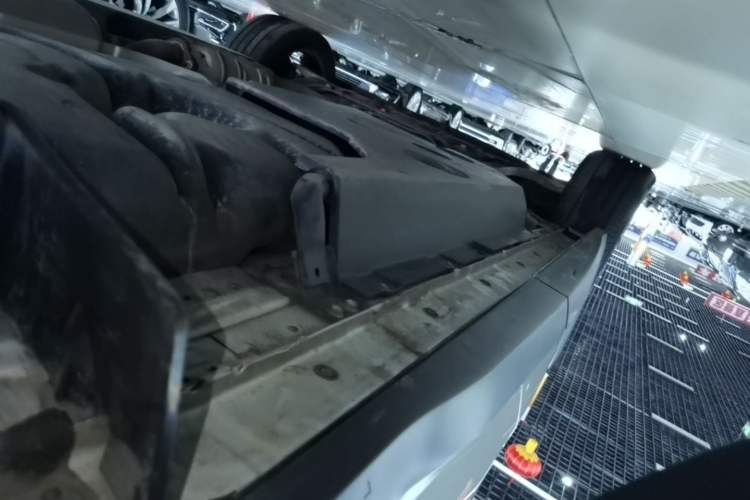Used Infiniti QX60 2022 2.0T Four-Wheel Drive Excellence Edition Left Side Sill