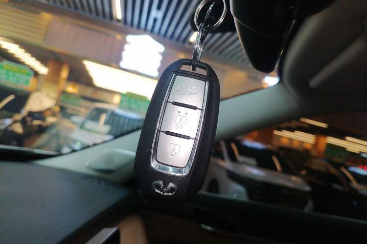Used Infiniti QX60 2022 2.0T Four-Wheel Drive Luxury Edition Vehicle Key