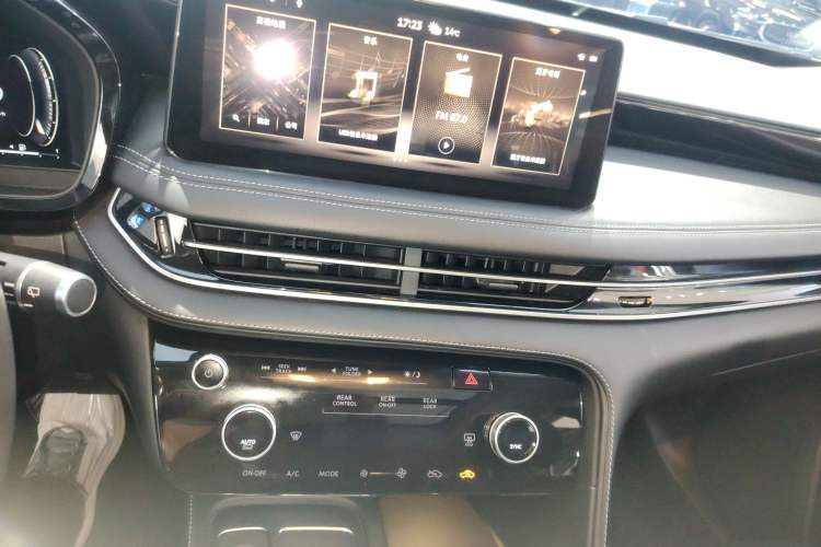 Used Infiniti QX60 2022 2.0T Comfort Edition Audio And AC Panel