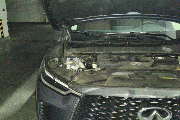 Used Infiniti QX60 2022 2.0T Four-Wheel Drive Excellence Edition Engine Bay Right