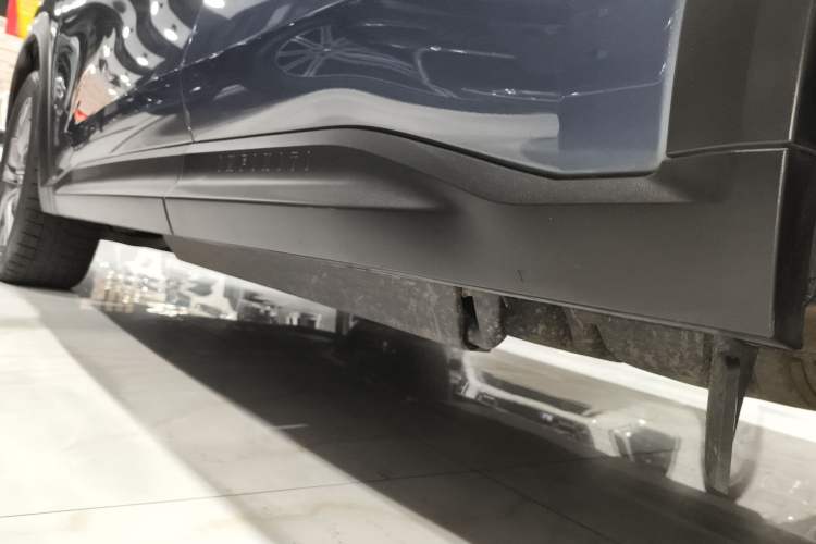 Used Infiniti QX60 2022 2.0T Four-Wheel Drive Luxury Edition Left Side Sill