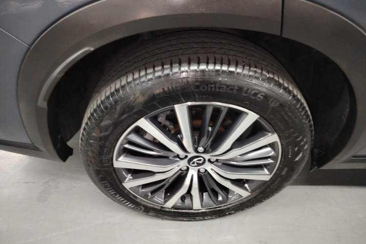Used Infiniti QX60 2022 2.0T Four-Wheel Drive Flagship Edition Right Rear Wheel Hub
