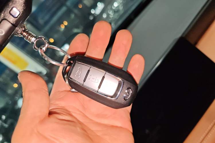 Used Infiniti QX60 2022 2.0T Four-Wheel Drive Excellence Edition Vehicle Key