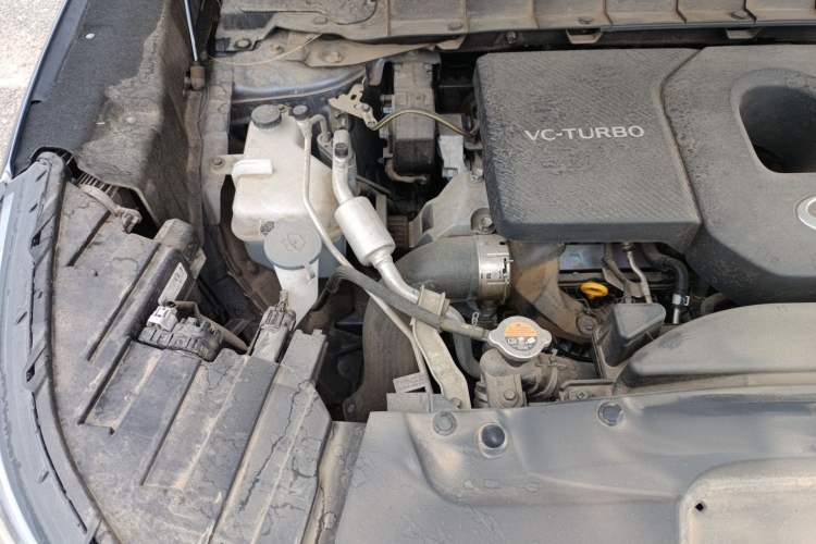 Used Infiniti QX60 2022 2.0T Four-Wheel Drive Luxury Edition Engine Bay Right