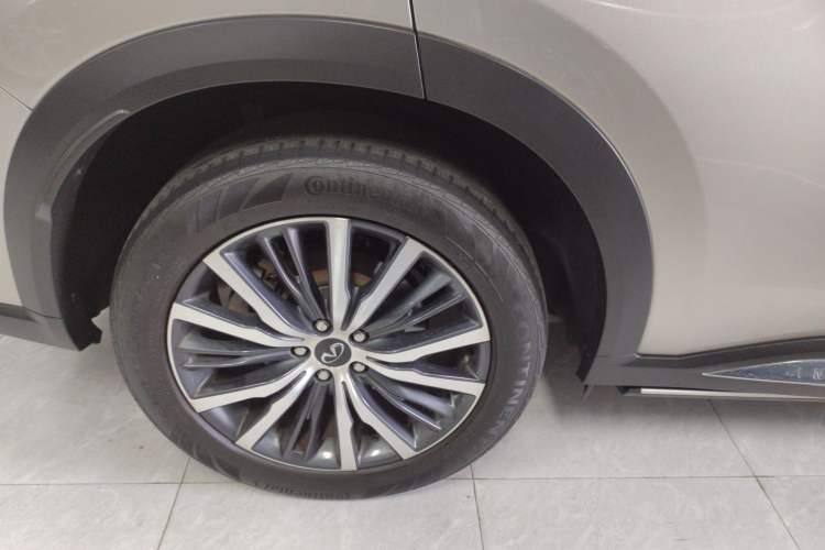 Used Infiniti QX60 2022 2.0T Four-Wheel Drive Flagship Edition Right Rear Wheel Hub