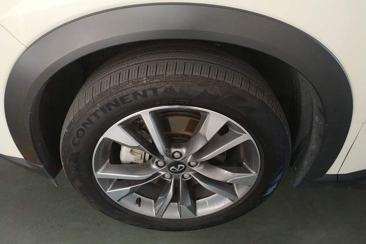 Used Infiniti QX60 2022 2.0T Four-Wheel Drive Excellence Edition Left Front Wheel Hub