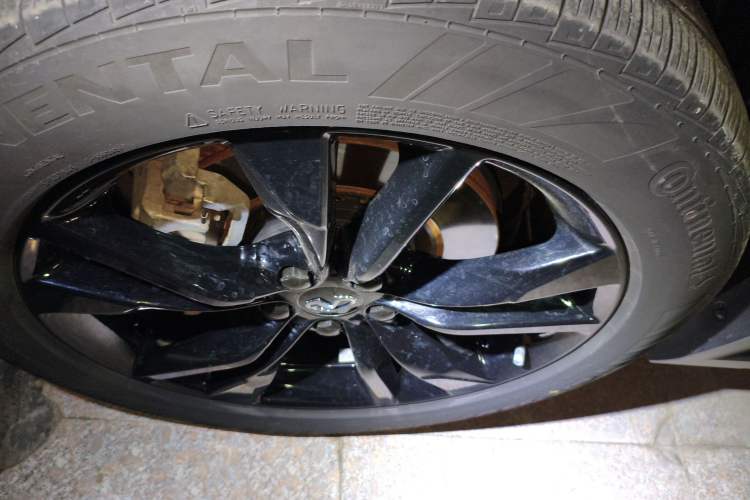 Used Infiniti QX60 2022 2.0T Four-Wheel Drive Luxury Edition Left Front Wheel Hub