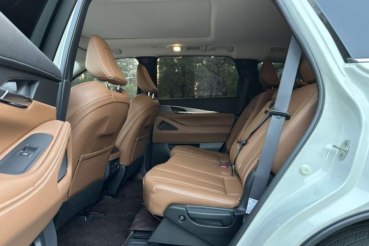Used Infiniti QX60 2022 2.0T Four-Wheel Drive Excellence Edition Left Rear Seat