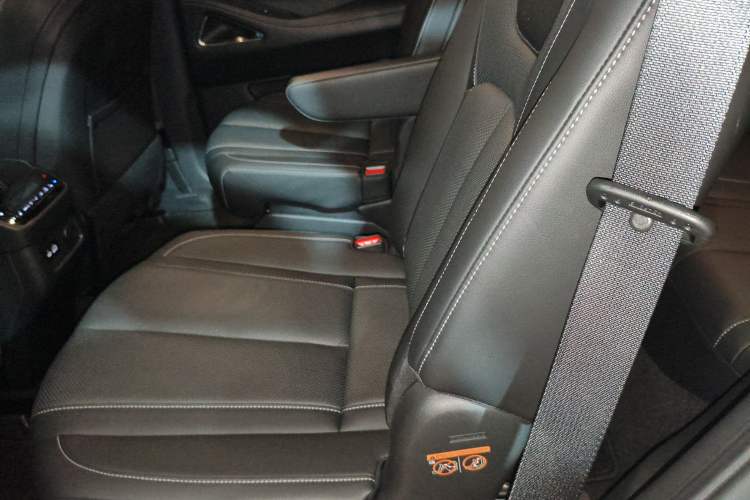 Used Infiniti QX60 2022 2.0T Four-Wheel Drive Luxury Edition Left Rear Seat