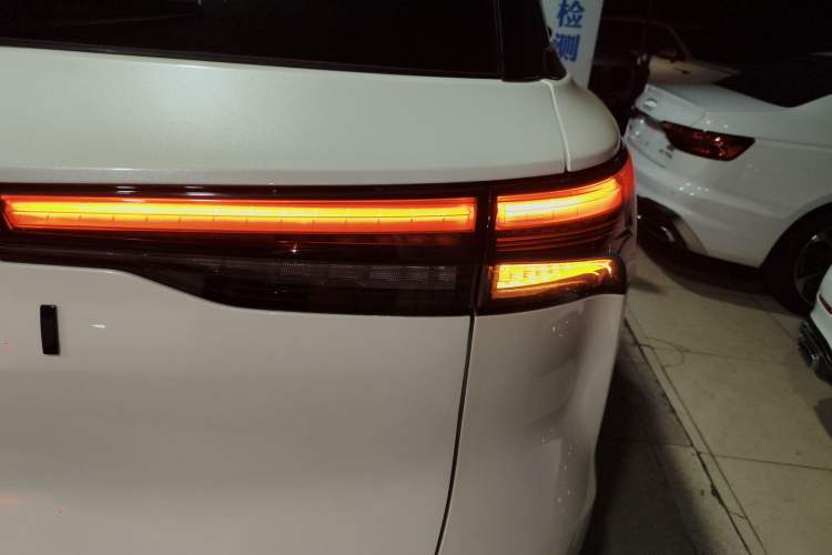 Used Infiniti QX60 2022 2.0T Four-Wheel Drive Luxury Edition Right Rear Taillight