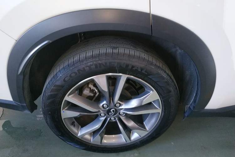 Used Infiniti QX60 2022 2.0T Four-Wheel Drive Excellence Edition Right Rear Wheel Hub