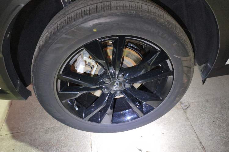 Used Infiniti QX60 2022 2.0T Four-Wheel Drive Luxury Edition Right Rear Wheel Hub