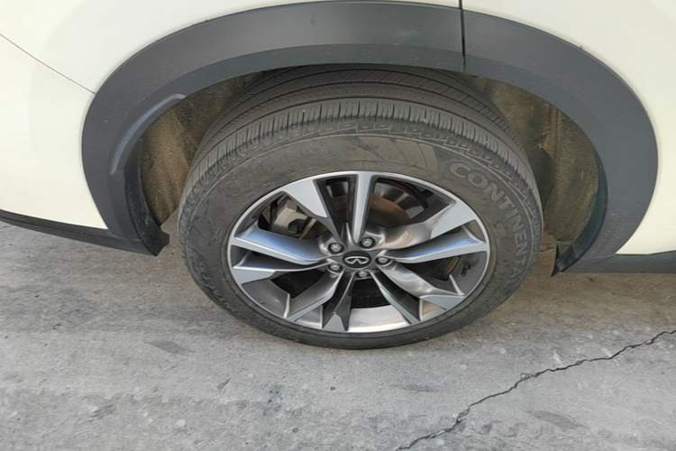 Used Infiniti QX60 2022 2.0T Four-Wheel Drive Excellence Edition Right Rear Wheel Hub