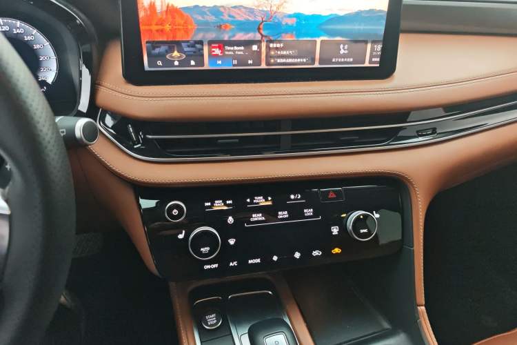 Used Infiniti QX60 2022 2.0T Four-Wheel Drive Excellence Edition Audio And AC Panel