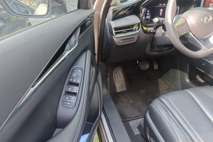 Used Infiniti QX60 2022 2.0T Elegant Edition Driver Seat