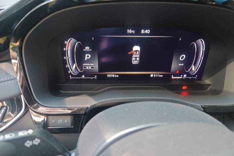 Used Infiniti QX60 2022 2.0T Elegant Edition Odometer Close Up