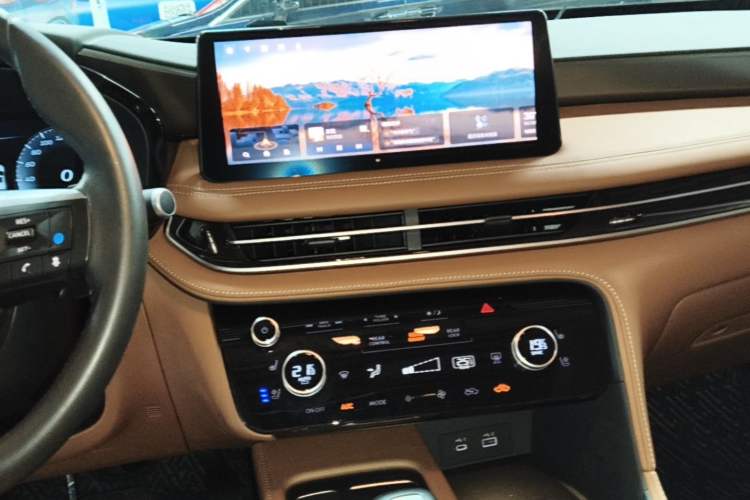 Used Infiniti QX60 2024 2.0T Four-Wheel Drive Luxury Edition Audio And AC Panel
