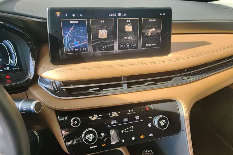 Used Infiniti QX60 2024 2.0T Enjoyment Edition Audio And AC Panel