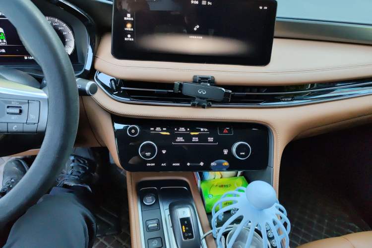 Used Infiniti QX60 2024 2.0T Enjoyment Edition Audio And AC Panel