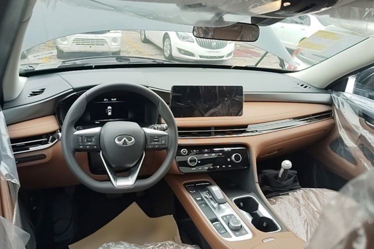 Used Infiniti QX60 2024 2.0T Enjoyment Edition Center Console