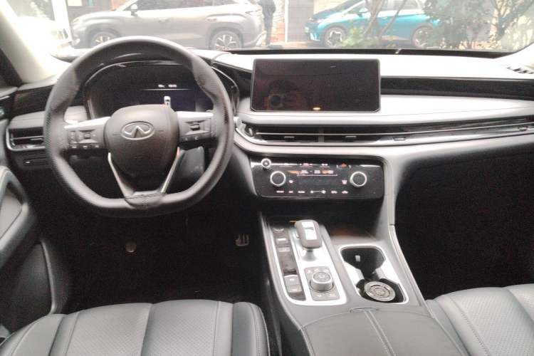 Used Infiniti QX60 2024 2.0T Elegant Edition Center Console