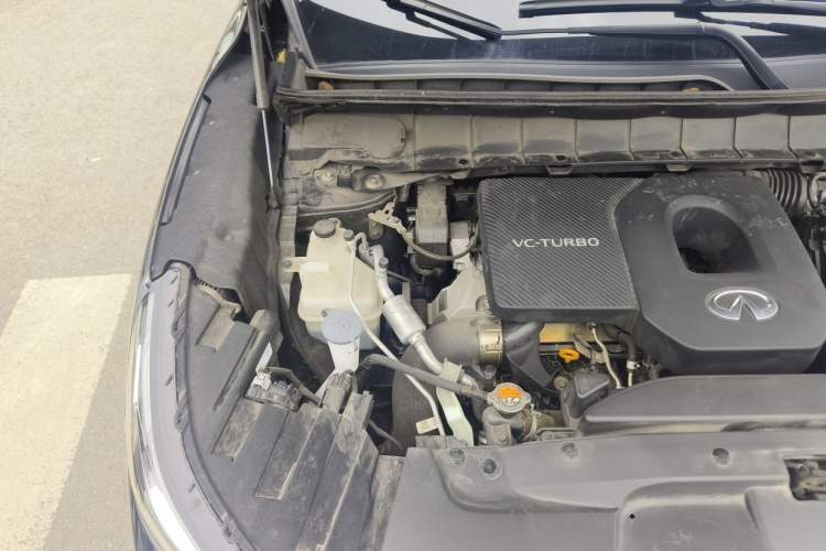 Used Infiniti QX60 2024 2.0T Four-Wheel Drive Luxury Edition Engine Bay Right