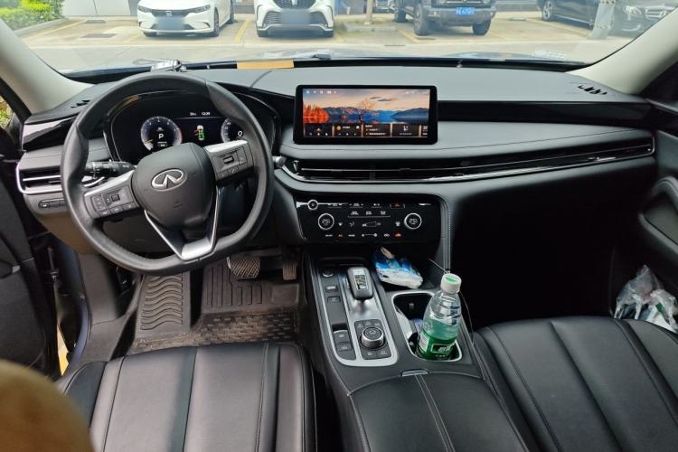 Used Infiniti QX60 2024 2.0T Elegant Edition Center Console