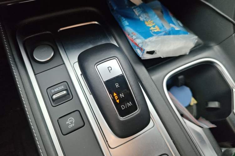 Used Infiniti QX60 2024 2.0T Elegant Edition Gear Lever