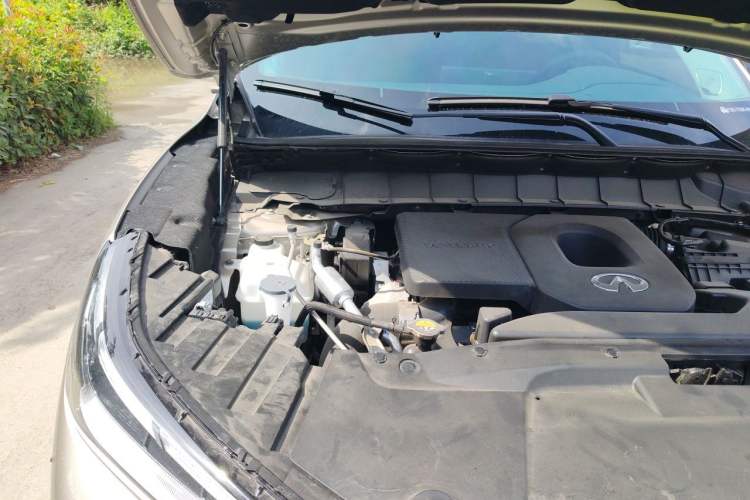 Used Infiniti QX60 2024 2.0T Four-Wheel Drive Luxury Edition Engine Bay Right