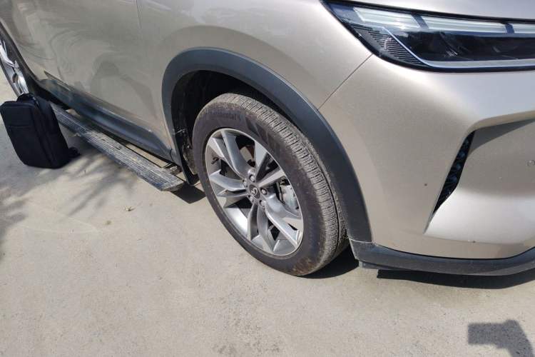 Used Infiniti QX60 2024 2.0T Four-Wheel Drive Luxury Edition Right Front Wheel Hub