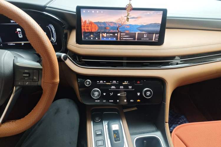 Used Infiniti QX60 2024 2.0T Enjoyment Edition Audio And AC Panel