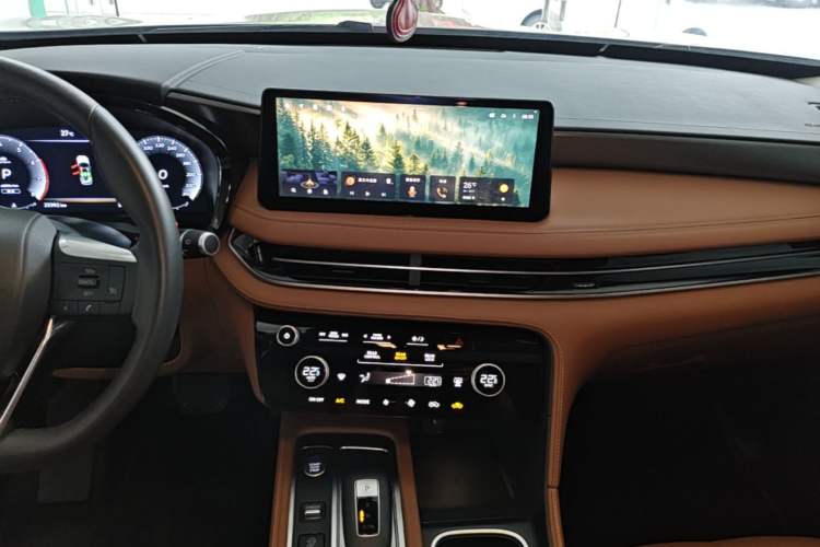 Used Infiniti QX60 2024 2.0T Enjoyment Edition Audio And AC Panel