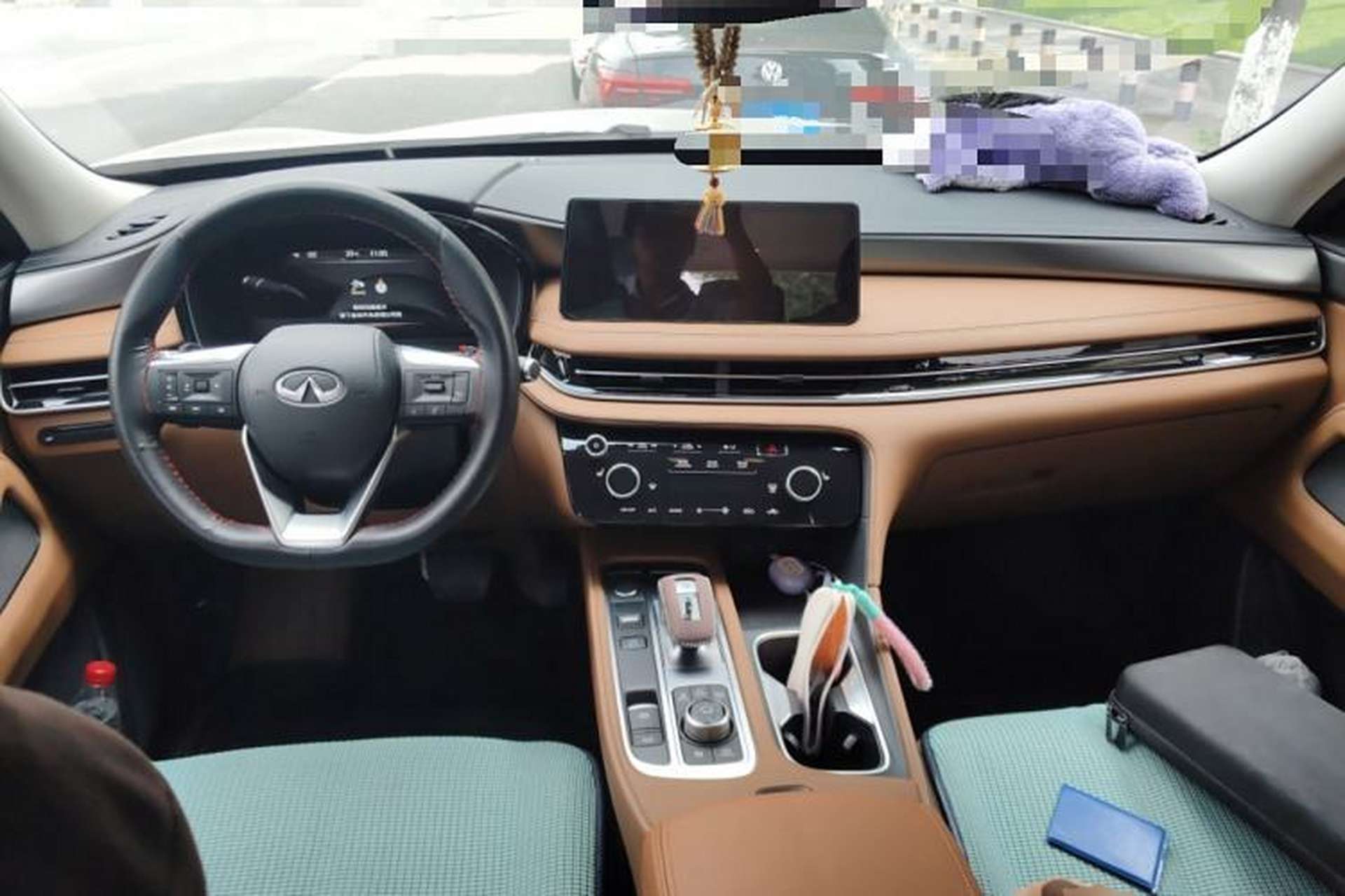 Used Infiniti QX60 2024 2.0T All-Wheel-Drive Excellence Edition Center Console