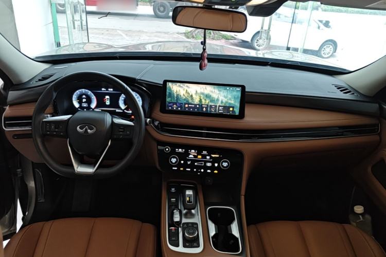 Used Infiniti QX60 2024 2.0T Enjoyment Edition Center Console