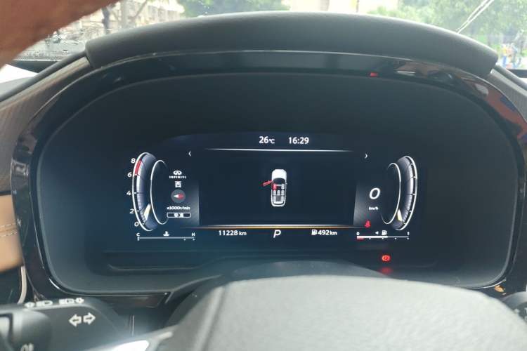 Used Infiniti QX60 2024 2.0T Enjoyment Edition Odometer Close Up