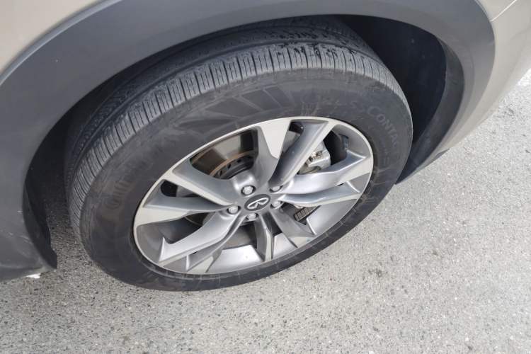 Used Infiniti QX60 2024 2.0T All-Wheel-Drive Excellence Edition Right Front Wheel Hub