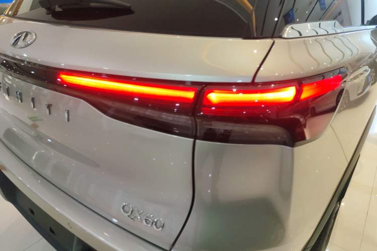 Used Infiniti QX60 2024 2.0T Four-Wheel Drive Luxury Edition Right Rear Taillight