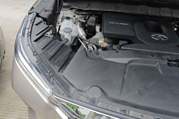 Used Infiniti QX60 2024 2.0T Four-Wheel Drive Luxury Edition Engine Bay Right