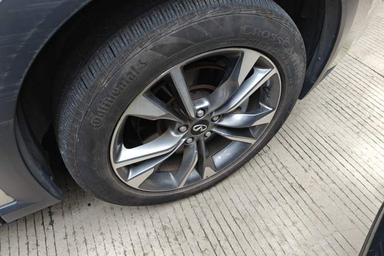 Used Infiniti QX60 2024 2.0T Four-Wheel Drive Luxury Edition Right Front Wheel Hub