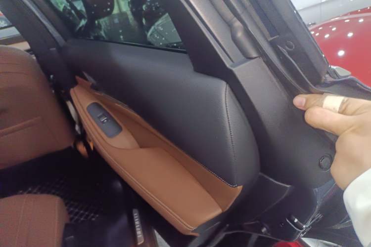 Used Infiniti QX60 2024 2.0T All-Wheel-Drive Excellence Edition Right Rear Door Interior