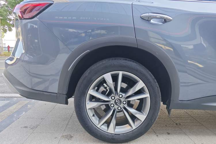 Used Infiniti QX60 2024 2.0T All-Wheel-Drive Excellence Edition Right Rear Wheel Hub