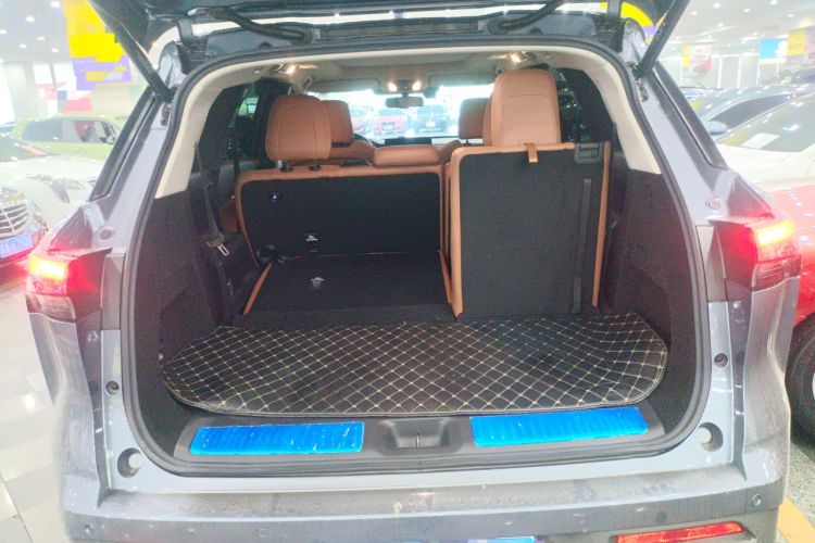 Used Infiniti QX60 2024 2.0T All-Wheel-Drive Excellence Edition Trunk