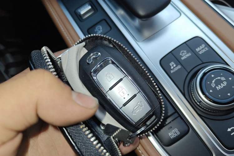 Used Infiniti QX60 2024 2.0T Four-Wheel Drive Luxury Edition Vehicle Key