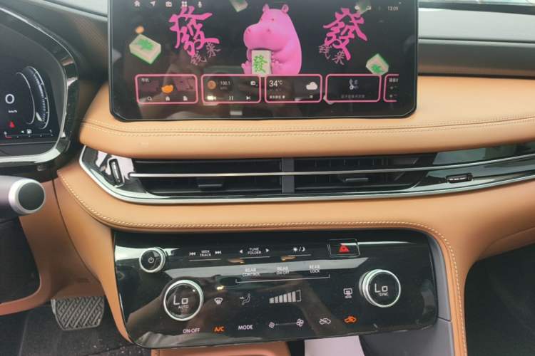 Used Infiniti QX60 2024 2.0T Enjoyment Edition Audio And AC Panel