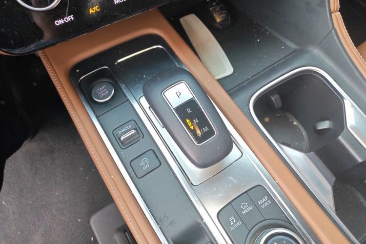 Used Infiniti QX60 2024 2.0T Enjoyment Edition Gear Lever