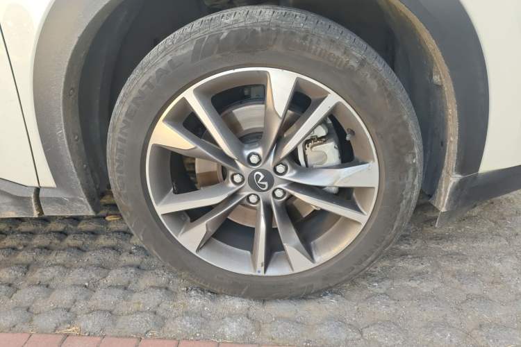 Used Infiniti QX60 2024 2.0T Four-Wheel Drive Luxury Edition Right Front Wheel Hub