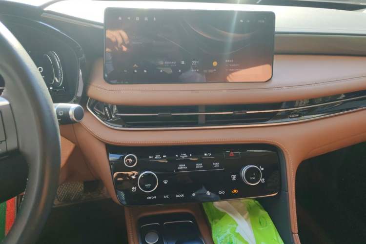 Used Infiniti QX60 2024 2.0T Four-Wheel Drive Luxury Edition Audio And AC Panel